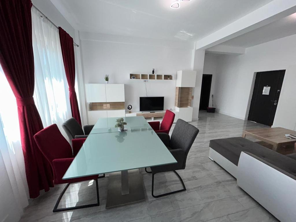 Luxury Cozy Apartments - City Center Szucsáva Kültér fotó